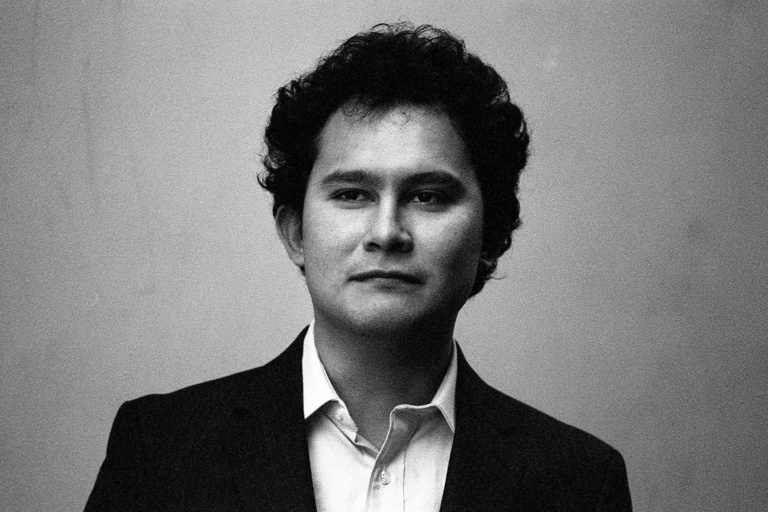 Le Balcon - Pedro García-Velásquez