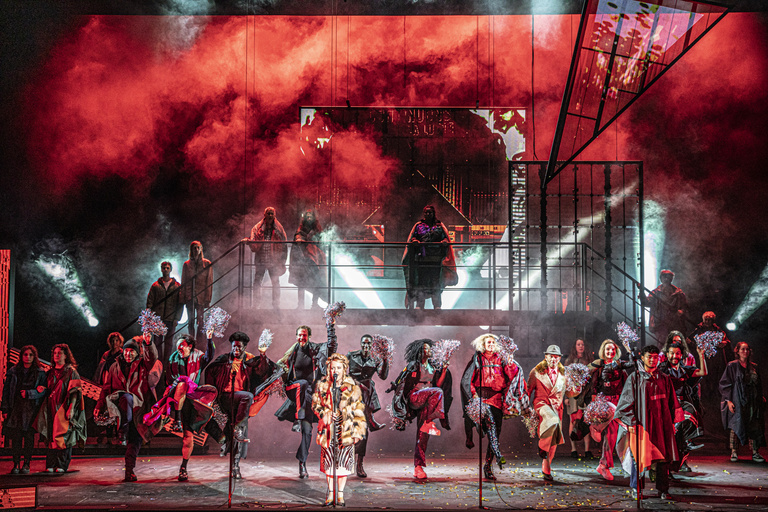 Le Balcon - The Threepenny Opera