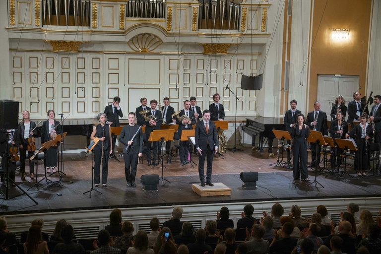 Le Balcon - ...explosante-fixe...